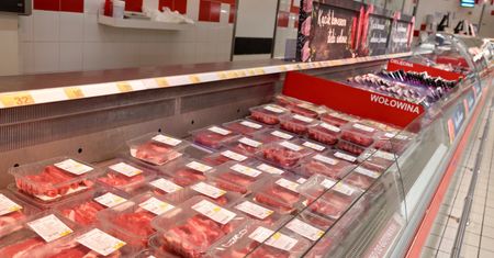 W składzie zmielone kości i pazury. Polacy wciąż się zajadają