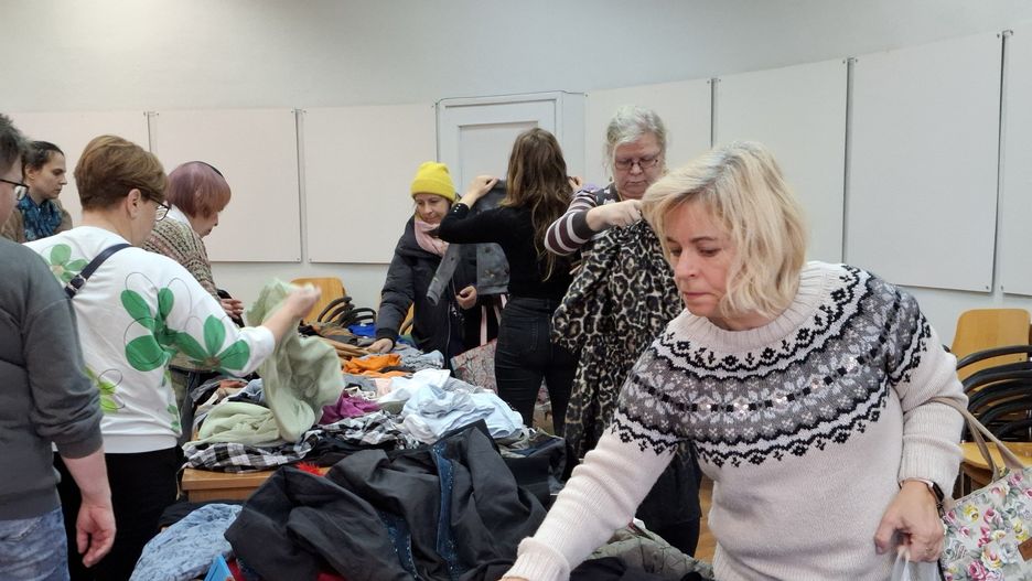 Swap ubrań, książek i planszówek w Dolnośląskiej Bibliotece Publicznej we Wrocławiu