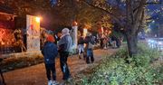 Koszmarna willa we Wrzeszczu. Samochody się zatrzymują, tłumy robią zdjęcia