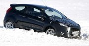 Zakamuflowany Ford Fiesta vs śnieg - facelifting nadchodzi
