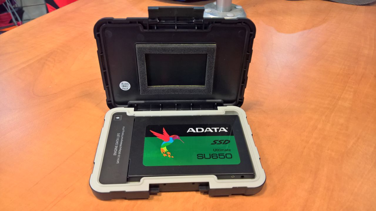 Tandem ADATA SU650 240 GB oraz ADATA ED600 USB3.1
