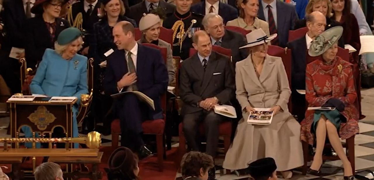 Królowa Camilla, książę William, książę Edward, księżna Zofia, księżniczka Anna w Opactwie Westminster