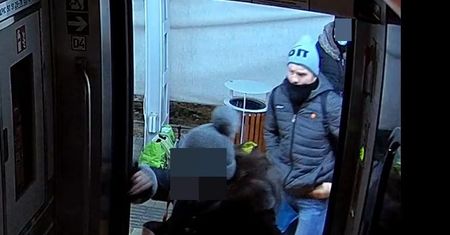 Ten mężczyzna ukradł pasażerce pociągu portfel. Rozpoznajesz go?