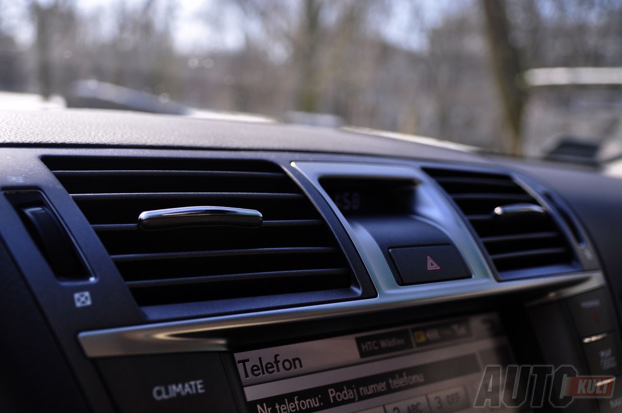 Lexus LS460 (Fot. Marcin Pogorzelski)
