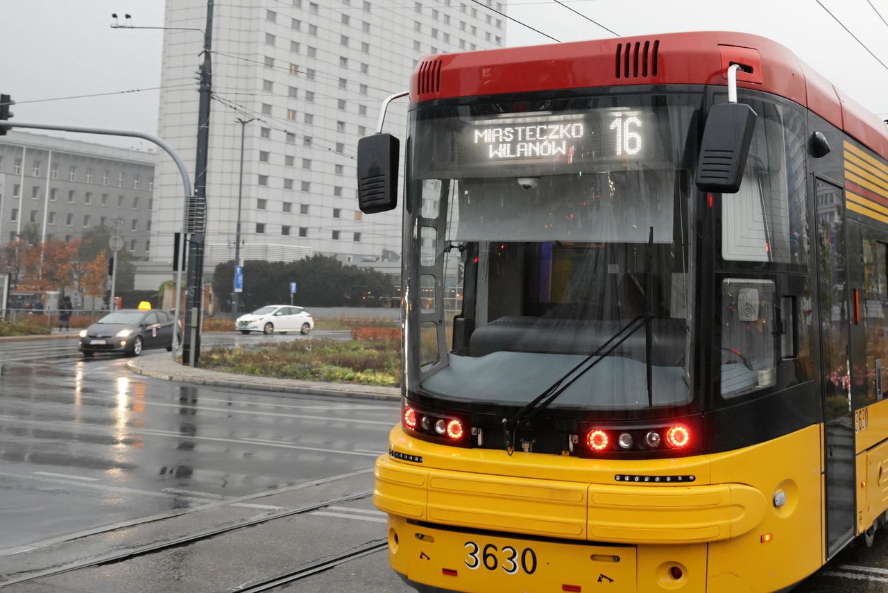 Wypadek na nowej linii tramwajowej w Warszawie do Wilanowa