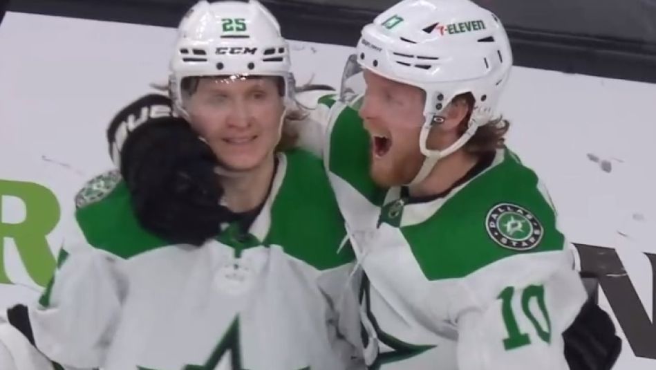 Hokej: Pracowity zawodnik z nową umową w Dallas Stars