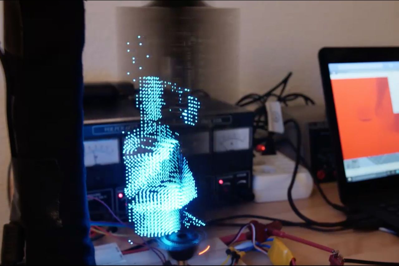 Student zbudował telewizję wolumetryczną 3D na zaliczenie