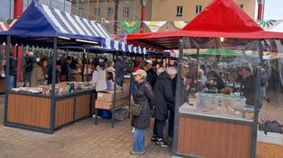 Niezwykły jarmark w Warszawie. Retro klimat, stare płyty i kultowe smaki sprzed lat. Na miejscu można znaleźć prawdziwe perełki