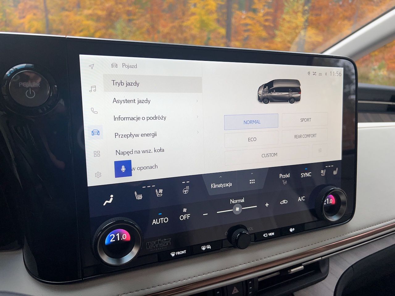 Lexus LM 350h AWD 