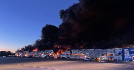 Pożar Marywilskiej 44 wywołały obce służby? Poseł ma podejrzenia