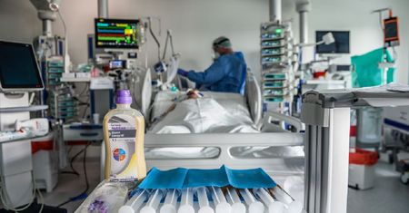 Wysypka pierwszym objawem zarażenia koronawirusem? Naukowcy tłumaczą