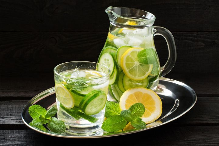 Sassy water – odchudzający napój, który przygotujesz w domu