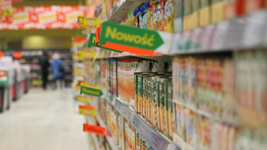 Rossmann już potwierdził, że wycofa ze swojego asortymentu napoje w butelkach i puszkach objętych kaucją.