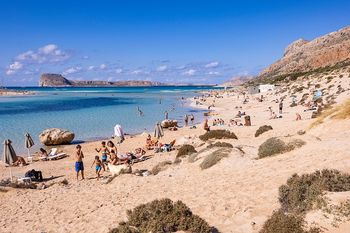 Wielu turystów robi to na plażach. Może skończyć się karą do tysiąca euro