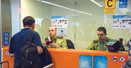 Przyleciał z Majorki do Polski. Na lotnisku od razu go zgarnęli