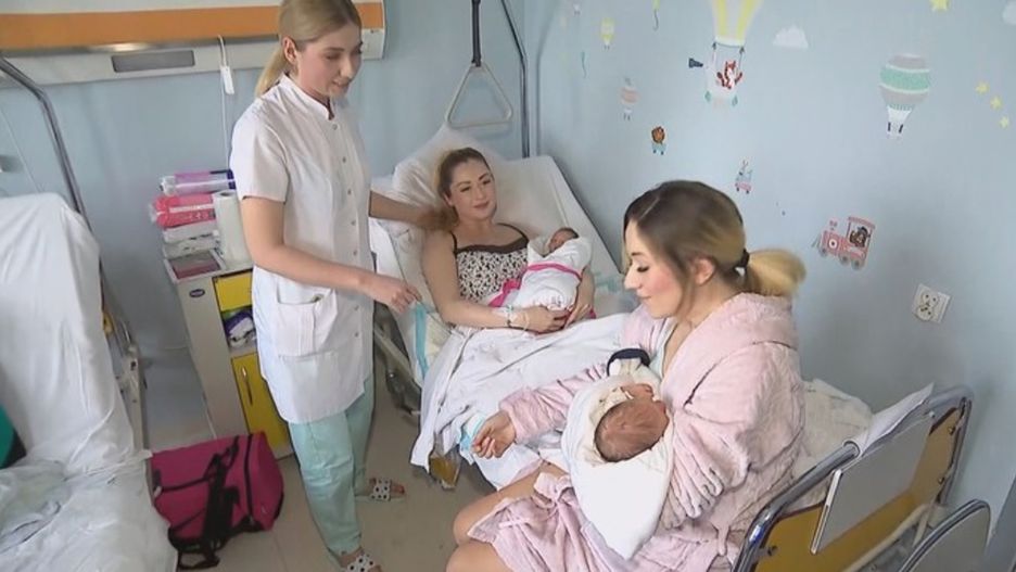 Dwie siostry rodziły, trzecia odebrała poród.