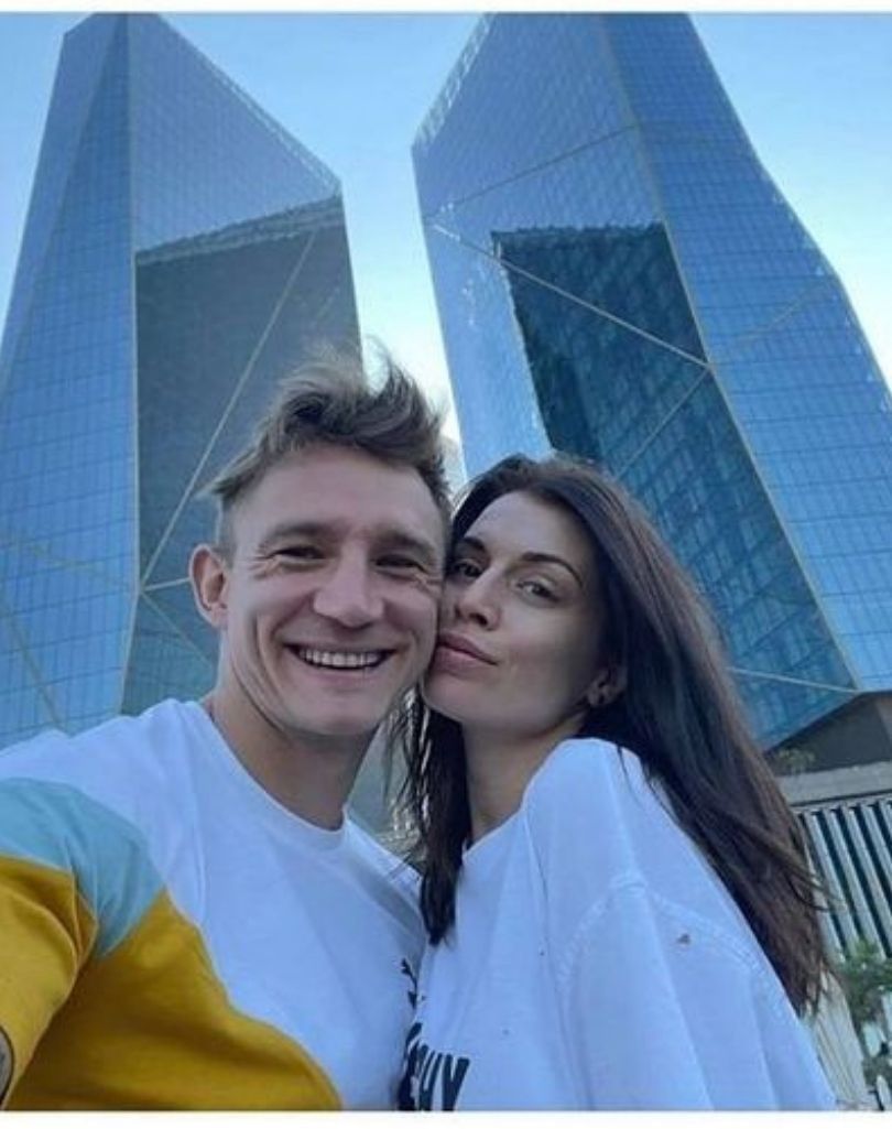 Jakub Rzeźniczak świętuje zaręczyny. Rok temu cieszył się z ciąży Magdaleny Stępień