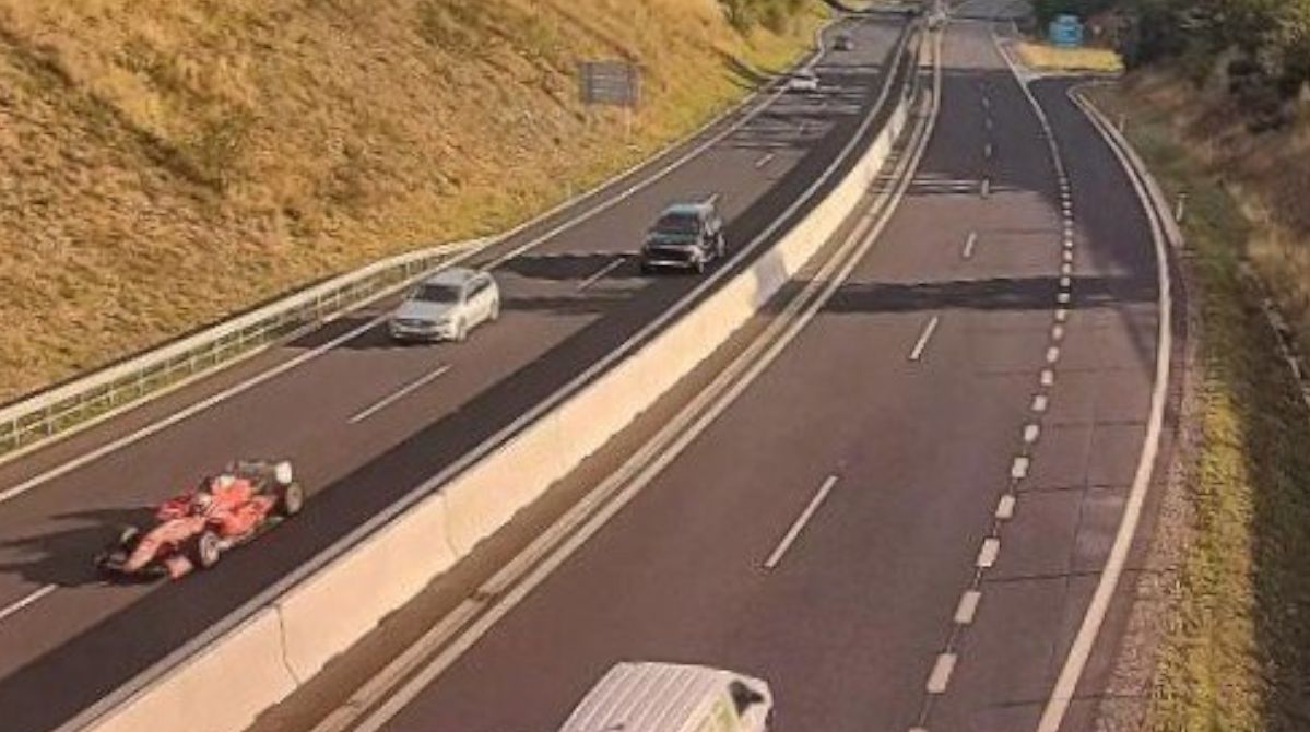 Czeska policja namierzyła 51-latka, który bolidem pędził autostradą D1