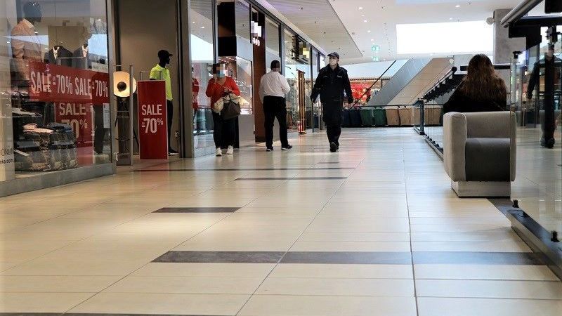 Wrocław. Policjant na zakupach z rodziną. Dopadł złodziei