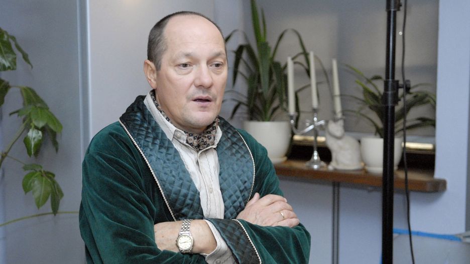 Tomasz Dedek na planie "Rodziny zastępczej"