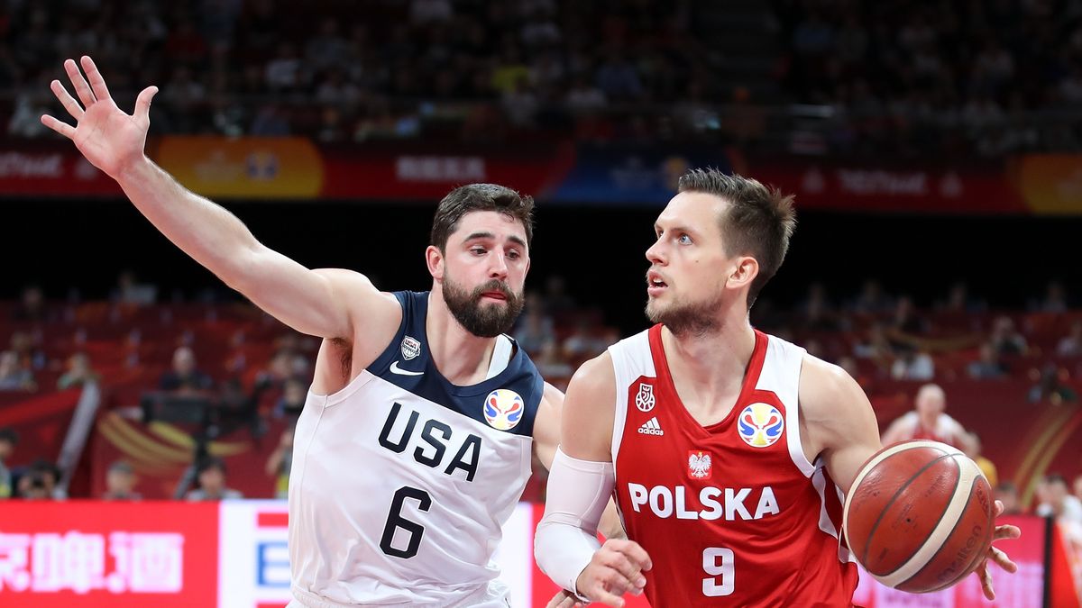 BEIJING, CHINA - SEPTEMBER 14:  #9 Mateusz Ponitka of Poland drives against Joe Harris of USA during the games 7-8 of 2019 FIBA World Cup match between USA and Poland at Beijing Wukesong Sport Arena on September 14, 2019 in Beijing, China.  (Photo by Lintao Zhang/Getty Images)