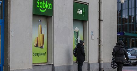 Wydało się. Wiadomo, co dostali pracownicy Żabki
