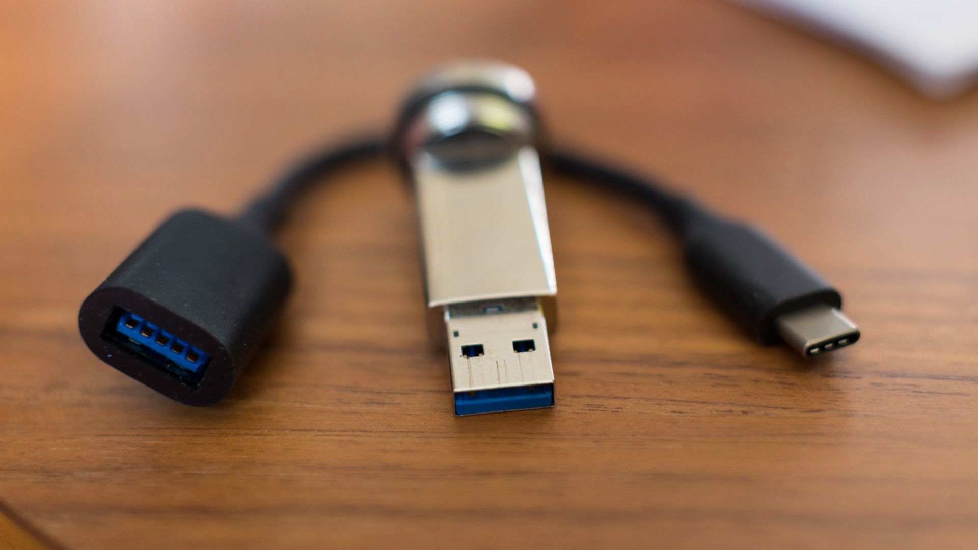 Śmialiście się z Apple’a? Ponownie wyznaczył trendy: USB typu C to gwóźdź do trumny minijacka 3