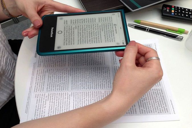 PocketBook Ultra - pierwszy czytnik z aparatem. Studencie, koniec z przepisywaniem notatek!