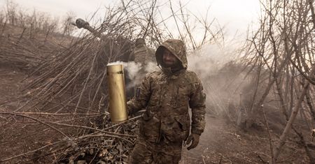 Wojna o kluczowy składnik pocisków artyleryjskich. Wygrywa ją Rosja