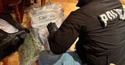 Dolny Śląsk: Bolesna wpadka 53-latka. W mieszkaniu narkotyki i gruba gotówka