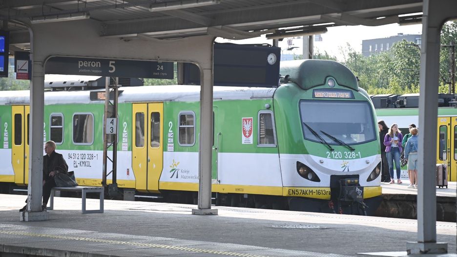 Pociąg Kolei Mazowieckich - zdjęcie ilustracyjne.