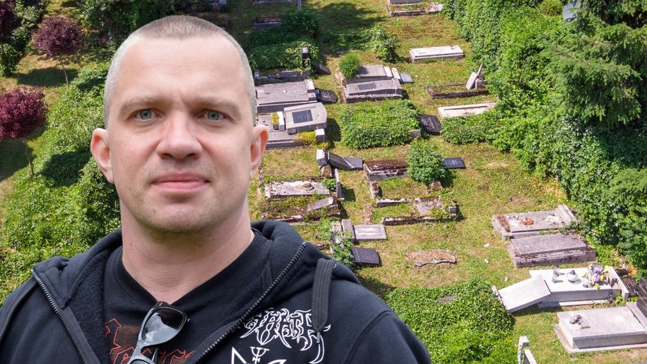 Łukasz Orbitowski skomentował zniszczenie cmentarza żydowskiego w Bielsku-Białej przez nastolatków