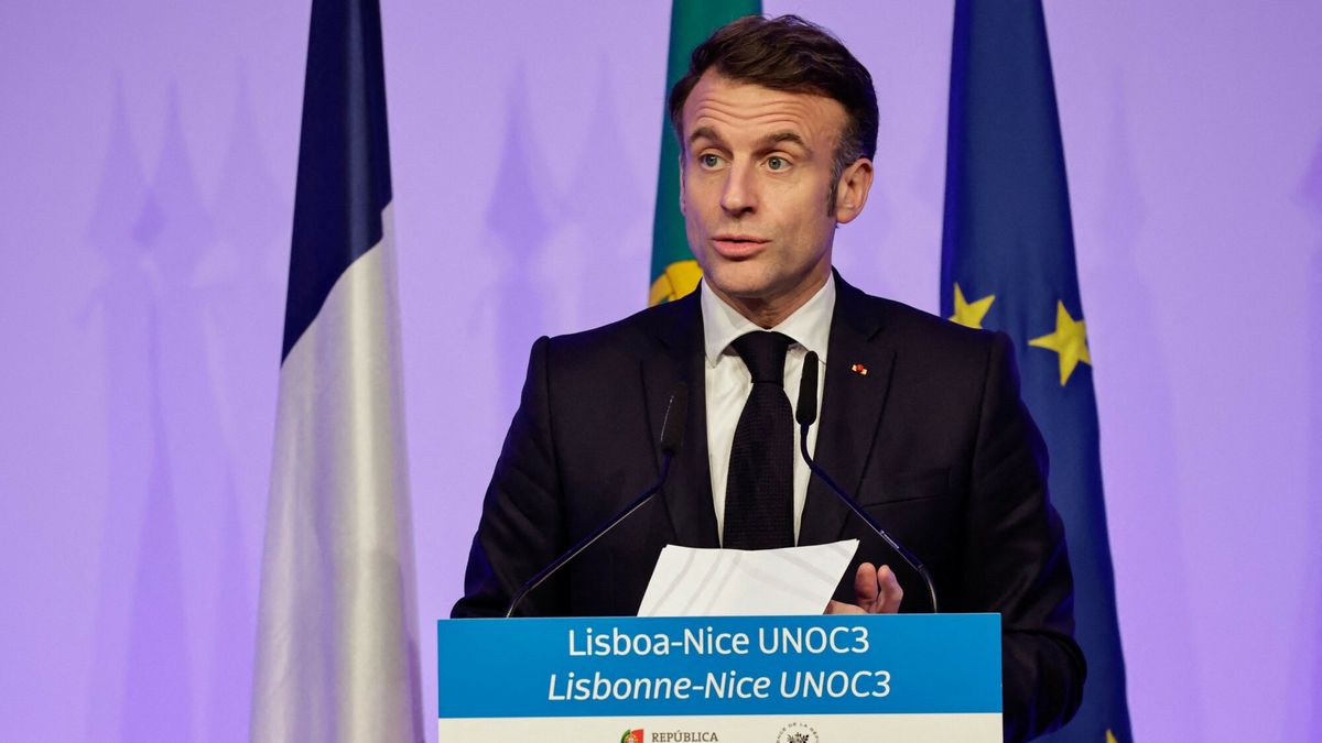 Temporary
France's President Emmanuel Macron delivers a speech during the handover between Portugal and France at the Belem Cultural Centre in preparation for the United Nations Ocean Conference, on the first day of a state visit to Portugal, in Lisbon on February 27, 2025. French President Emmanuel Macron begins a two-day state visit to Portugal today to further strengthen the "depth of ties" between the two countries, particularly in defense, as talks accelerate in Europe regarding Ukraine. Having been absent last year from the celebrations of the 50th anniversary of the Carnation Revolution, Macron is making the first official visit by a French head of state to the country of Camoes since Jacques Chirac?s trip in 1999, more than a quarter of a century ago. (Photo by STEPHANE DE SAKUTIN / AFP)
STEPHANE DE SAKUTIN