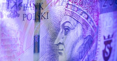 Złoty traci wartość względem dolara. Tak zmienił się kurs