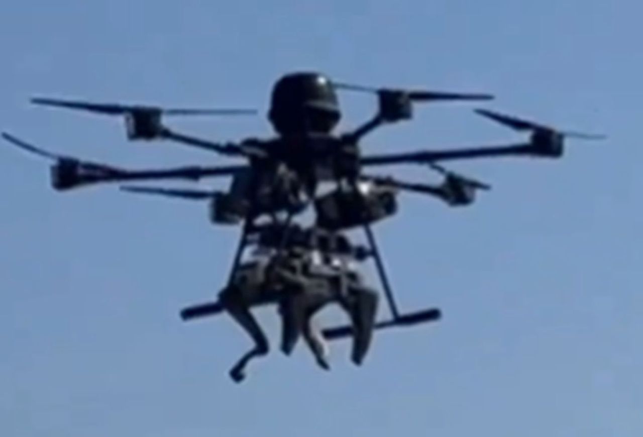 Ukrainian forces deploy "robot dogs" via drones to counter Russian attacks