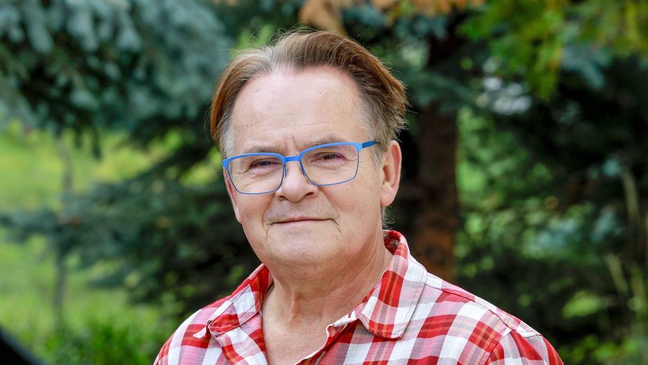 Zapraszamy do naszej galerii zdjęć, w której możecie zobaczyć, jak wygląda córka Ewy Kuryło i Piotra Pręgowskiego - Zofia Pręgowska. Trudno nie dostrzec w niej cech zarówno mamy, jak i taty, choć wielu zauważa, że coraz bardziej przypomina Ewę Kuryło z młodości &gt;&gt;&gt;Na zdjęciu Piotr Pręgowski w trakcie sesji zdjęciowej przedstawiającej gwiazdy serialu &#34;Ranczo&#34; w TVP Puls. Rok 2024.