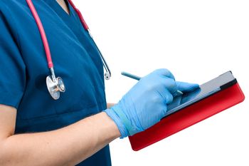 Obiecują leczenie autyzmu i Parkinsona. Niepokojąca klinika w stolicy