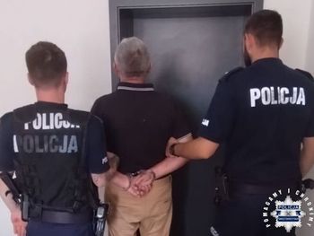 Nowy Korczyn: Nietrzeźwy kierowca chciał przekupić policjantów. 70-latek oferował po kilka tysięcy złotych na głowę