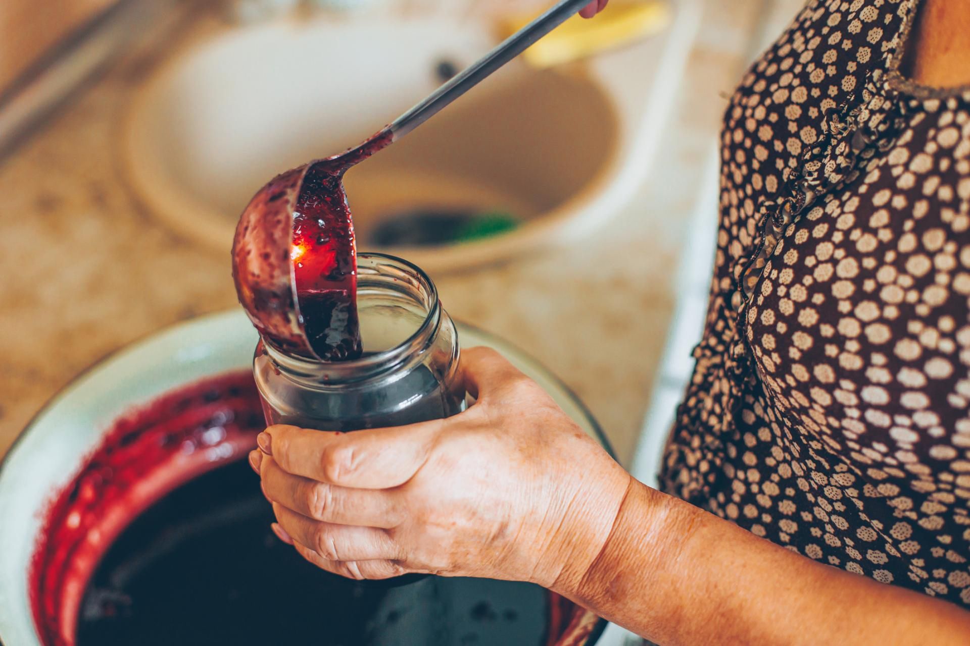 Robiąc domowe przetwory należy przestrzegać środków ostrożności