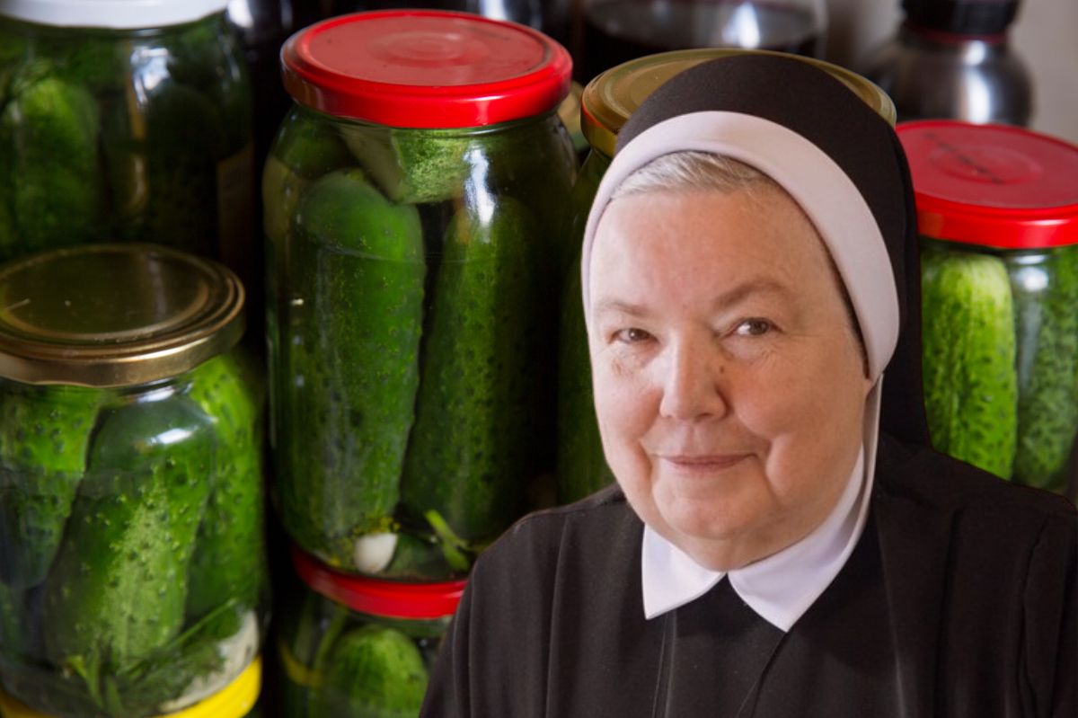 Sister Anastazja's pickled cucumbers are firm and crunchy. She has a clever method for it.