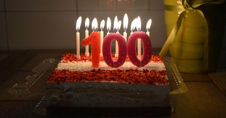 Ponad 690 stulatków na Mazowszu otrzymuje specjalne świadczenie. Kwota wkrótce wzrośnie.