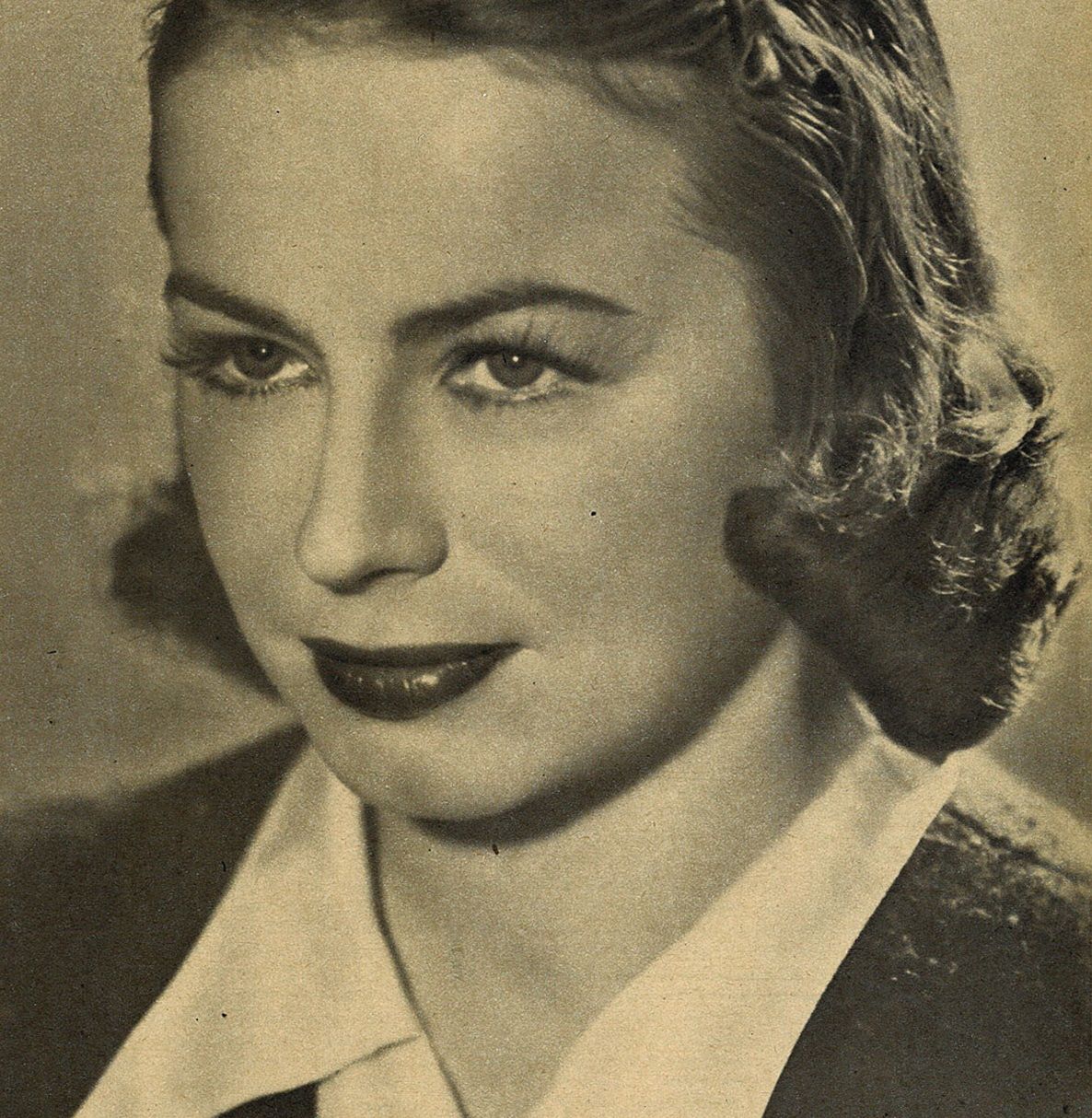 Zdjęcie Danuty Szaflarskiej z okładki z pierwszego numeru dwutygodnika "Film", który ukazał się 1 sierpnia 1946 roku 