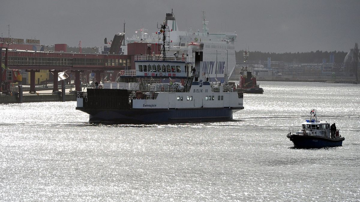 Prom utknął w terminalu w Świnoujściu.