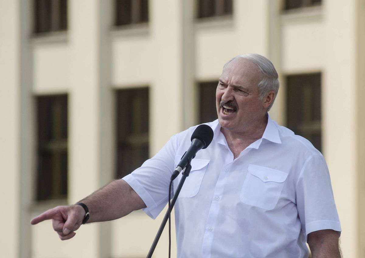Białoruś. Aleksander Łukaszenka pogroził palcem zachodnim przywódcom, w tym prezydentowi Andrzejowi Dudzie.