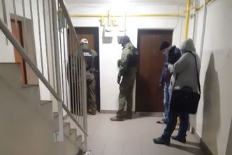 "Mafia fakturowa" zatrzymana. Przejęte mieszkania, samochody, sprzęt medyczny