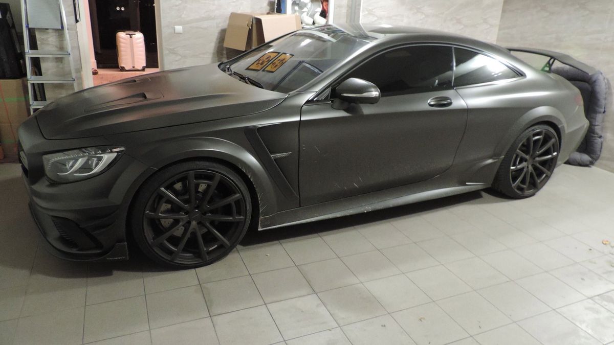 1000-konny mercedes przerobiony przez Mansory był częstym bywalcem na warszawskich ulicach.