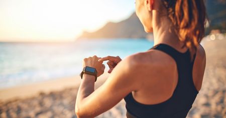 Idealny kompan na lato – Top 5 smartwatchy dla aktywnych