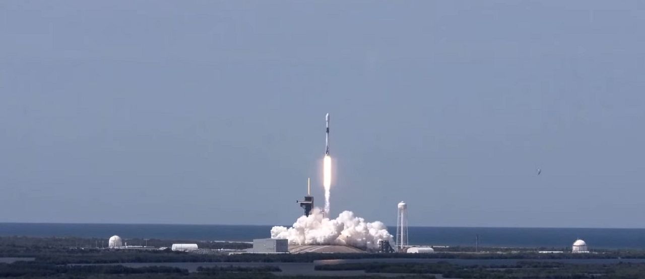 SpaceX z setną misją. Elon Musk wysyła na orbitę kolejne satelity Starlink [Oglądaj na żywo]