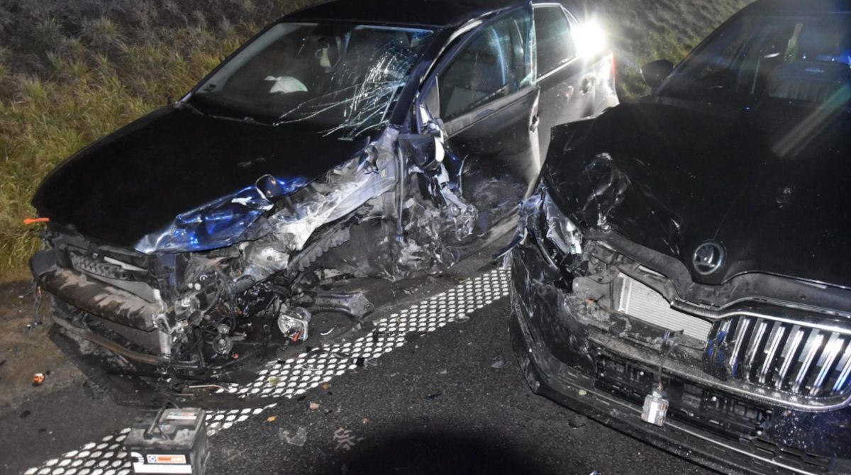BMW zjechało na przeciwległy pas ruchu.