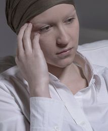 Polisy nowotworowe coraz bardziej popularne w Polsce. Szerszy zakres ubezpieczenia niż NFZ